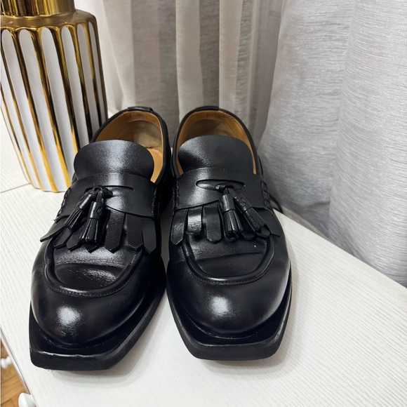 Emporio Armani Sleek Black Tassel Loafers for Men - Picture 11 of 11